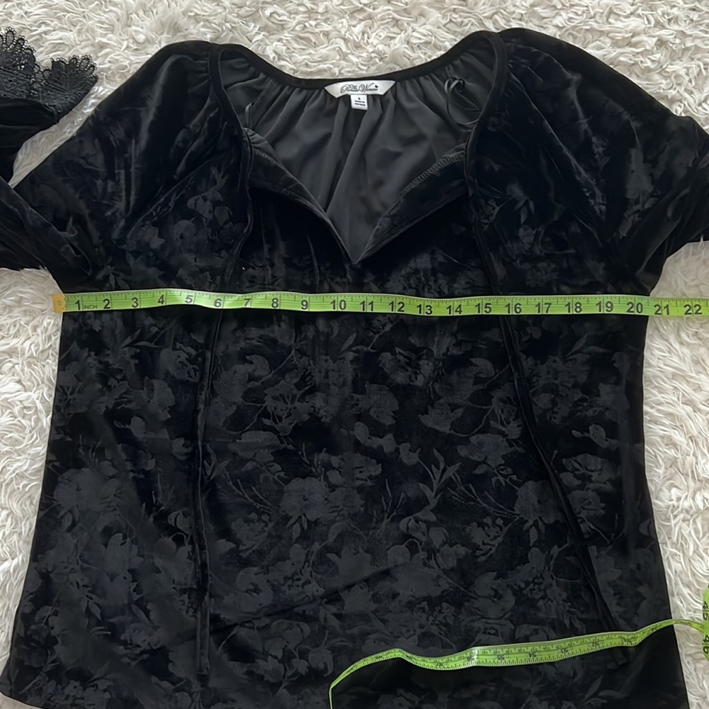 Pioneer Woman Velvet Peasant Top - Picture 13 of 15
